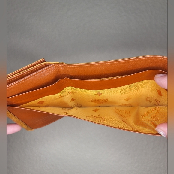MCM Wallet! - Picture 5 of 8